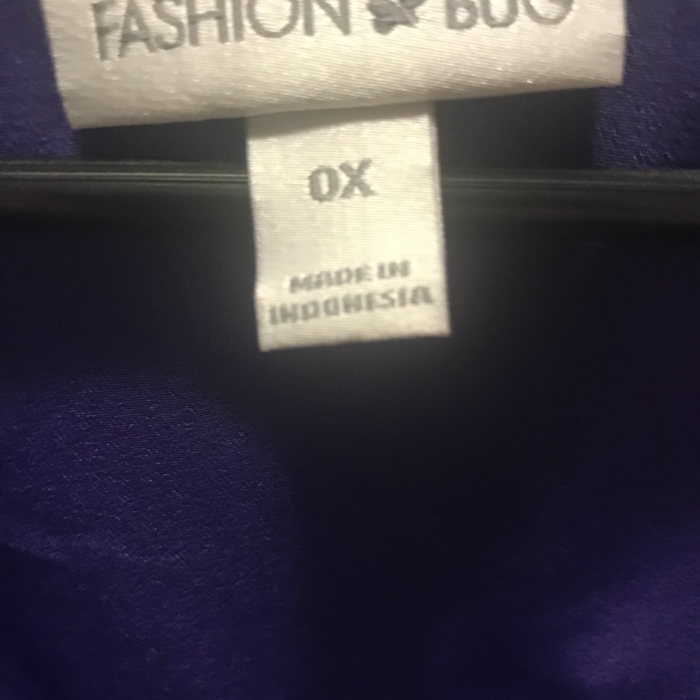 Beautiful Top! NWOT - Picture 2 of 5